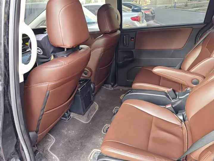 Фото 11 - Honda Odyssey