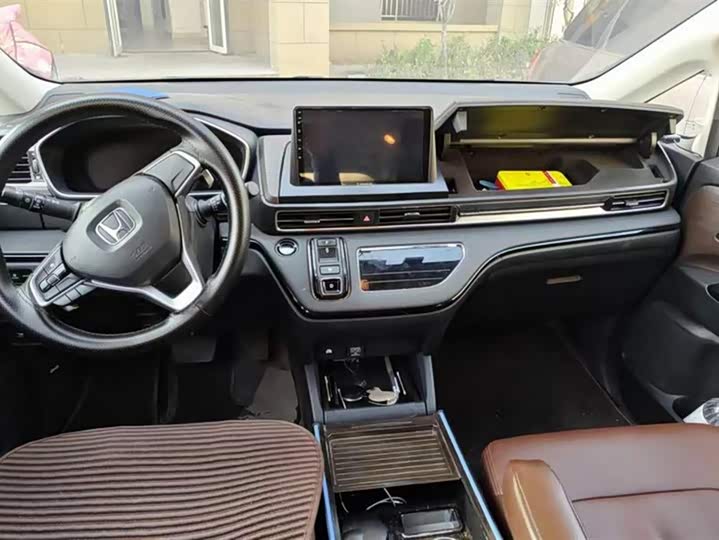 Фото 12 - Honda Odyssey