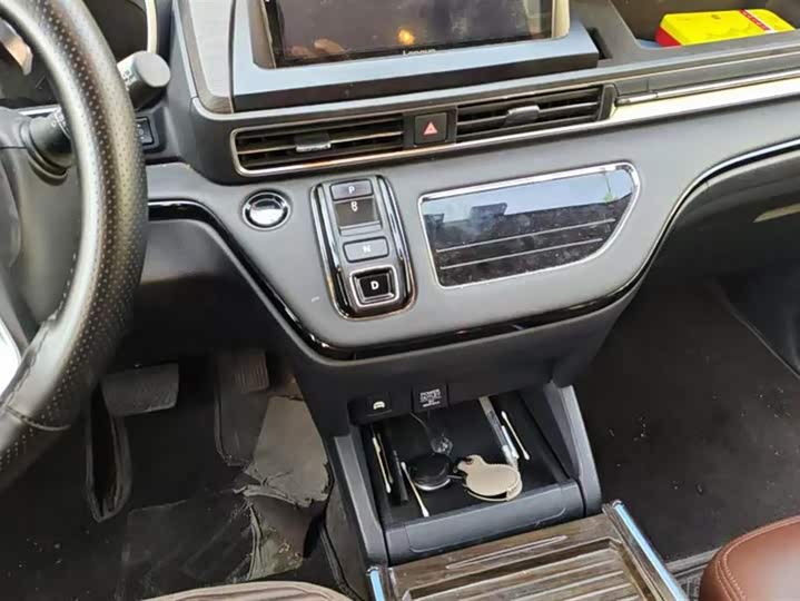 Фото 16 - Honda Odyssey