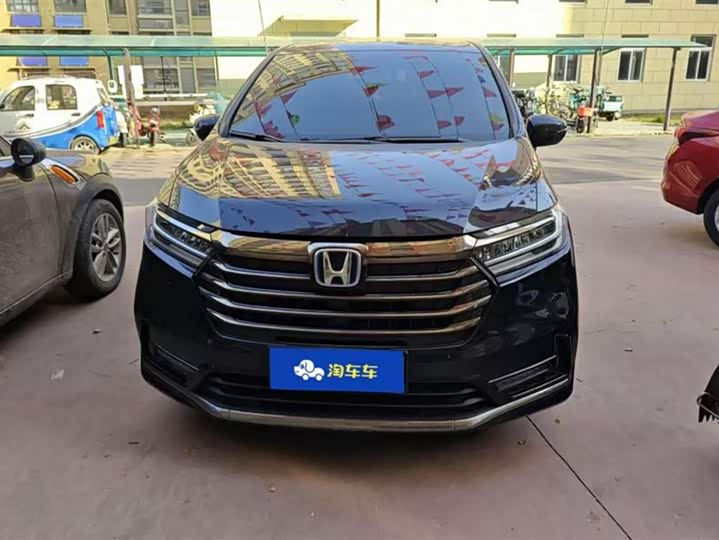 Фото 2 - Honda Odyssey