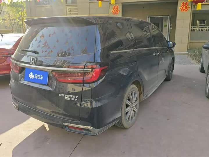 Фото 3 - Honda Odyssey