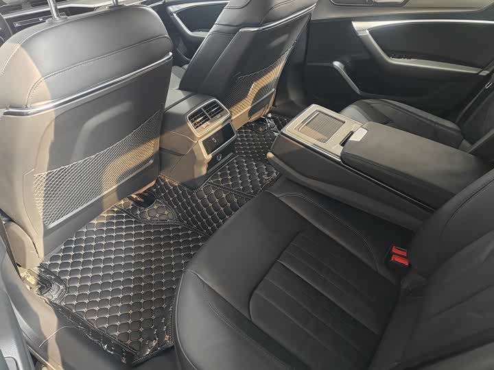 Фото 12 - Audi A6L