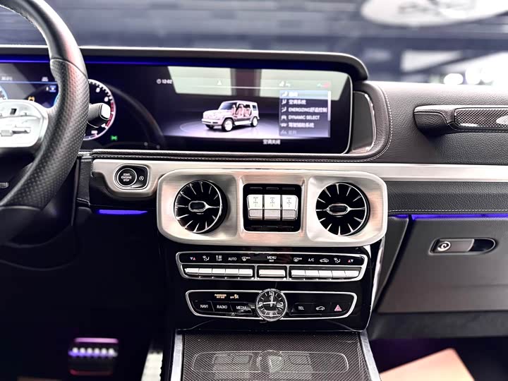 Фото 11 - Mercedes-Benz G-Class