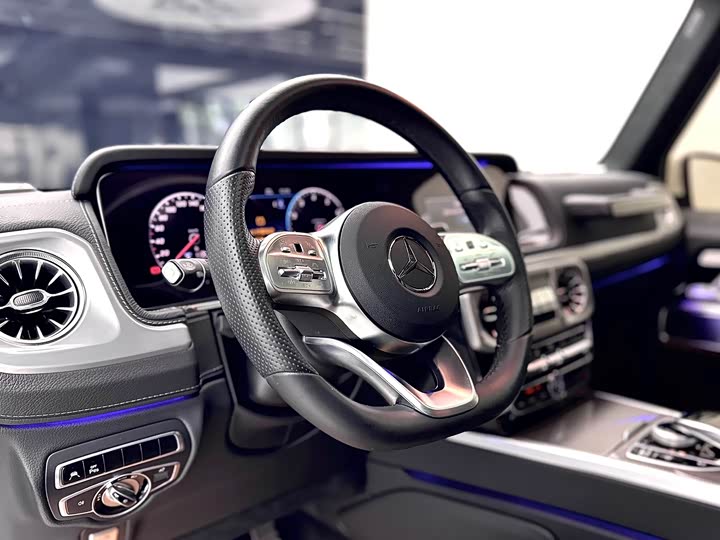 Фото 9 - Mercedes-Benz G-Class