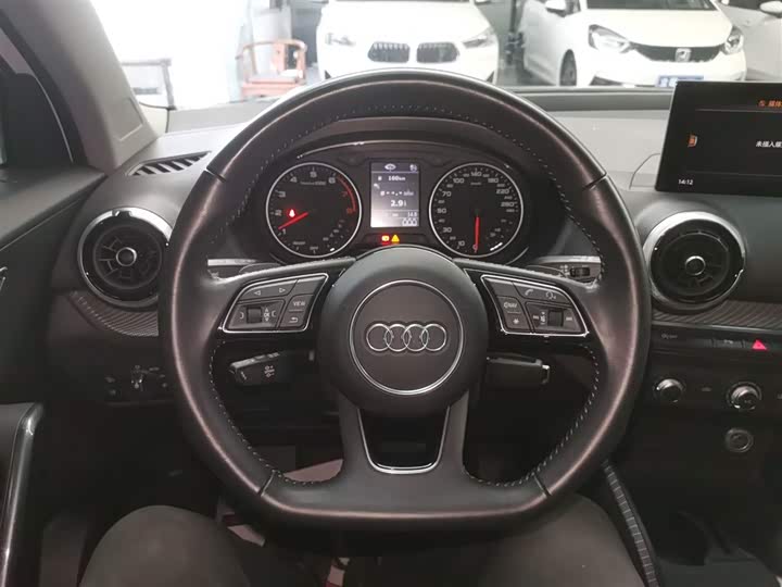 Фото 11 - Audi Q2L