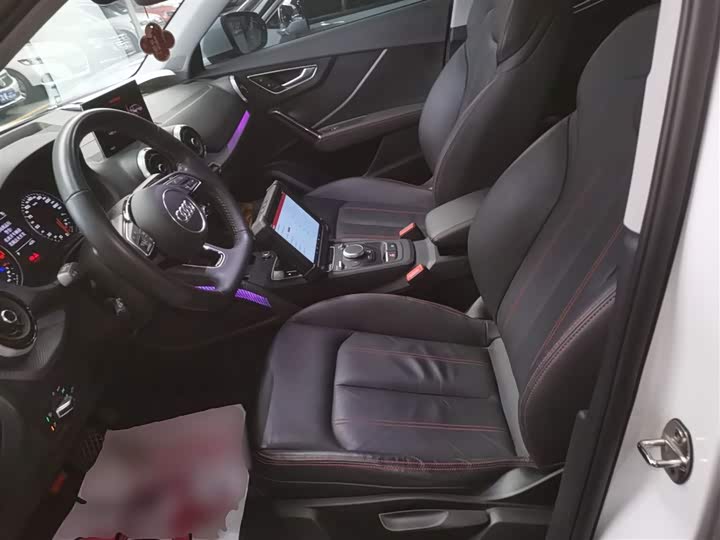 Фото 15 - Audi Q2L