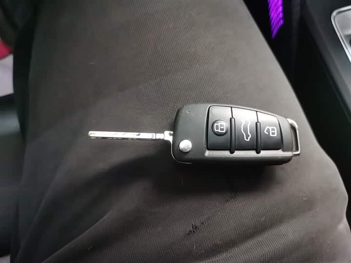 Фото 9 - Audi Q2L