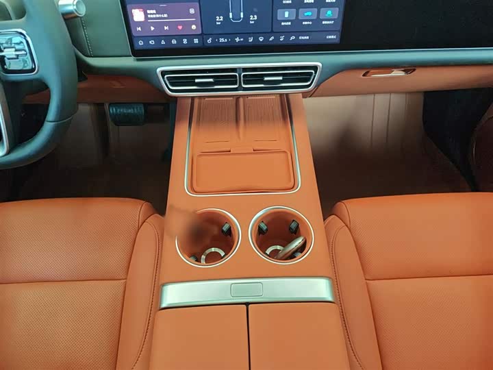 Фото 12 - LiXiang L7