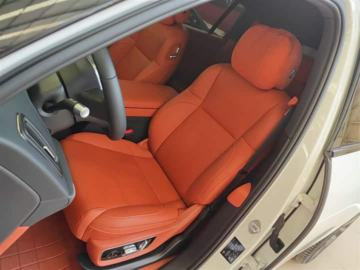 Фото 14 - LiXiang L7