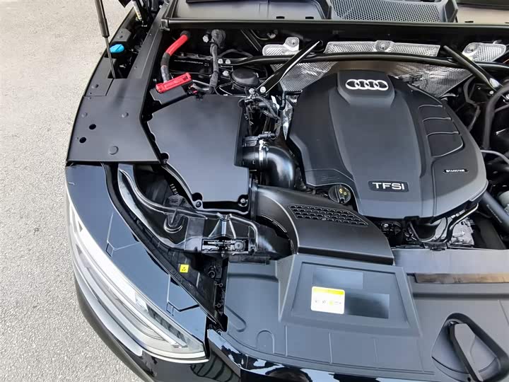 Фото 10 - Audi Q5L