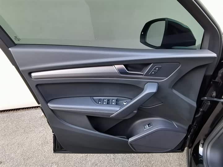 Фото 12 - Audi Q5L