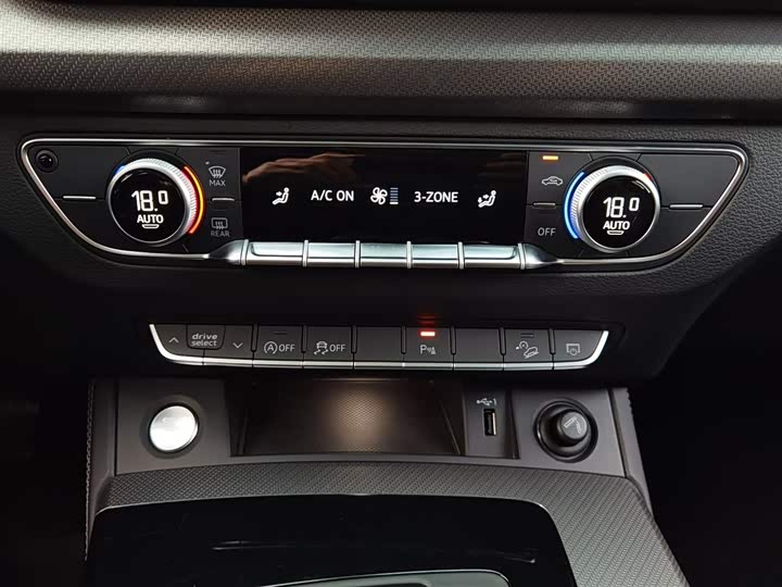 Фото 18 - Audi Q5L