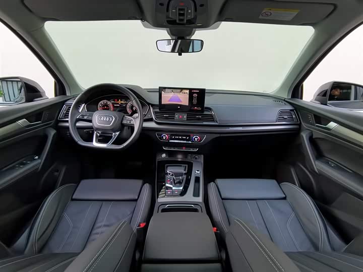 Фото 21 - Audi Q5L