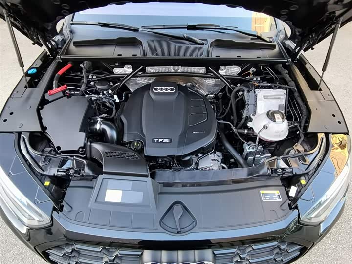 Фото 9 - Audi Q5L