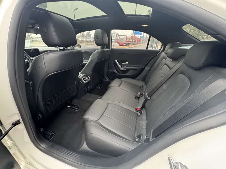 Фото 12 - Mercedes-Benz A-Class