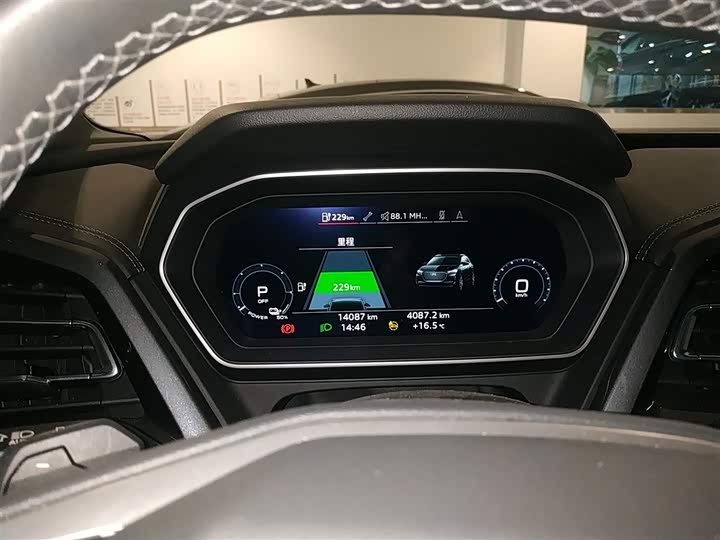 Фото 12 - Audi Q4 e-tron