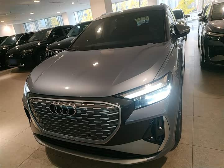 Фото 3 - Audi Q4 e-tron