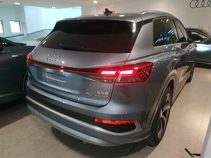 Фото 7 - Audi Q4 e-tron