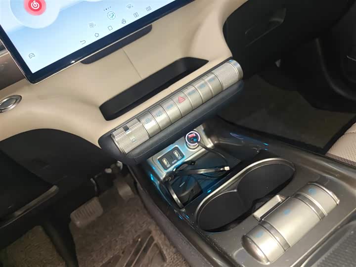 Фото 14 - BYD Dolphin