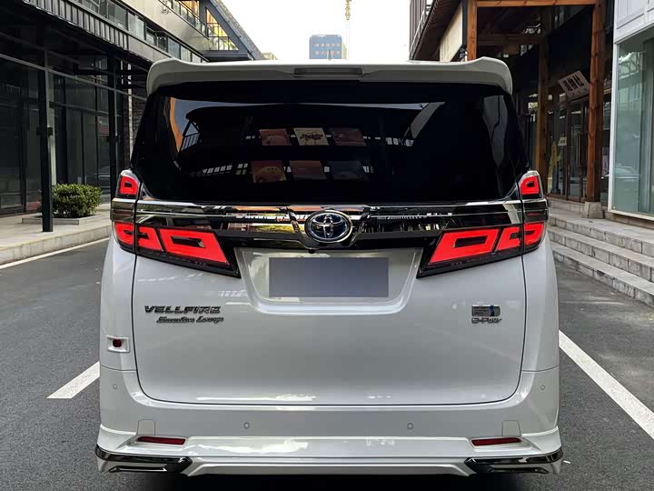Фото 16 - Toyota Vellfire
