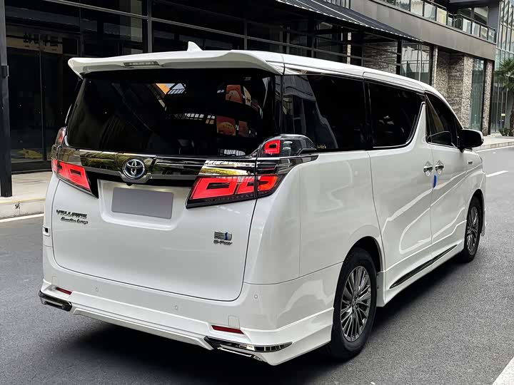 Фото 17 - Toyota Vellfire