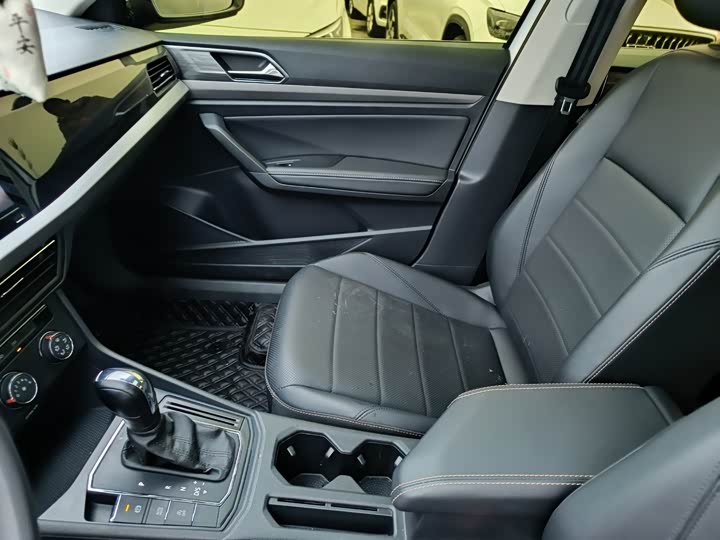 Фото 10 - Volkswagen Lavida