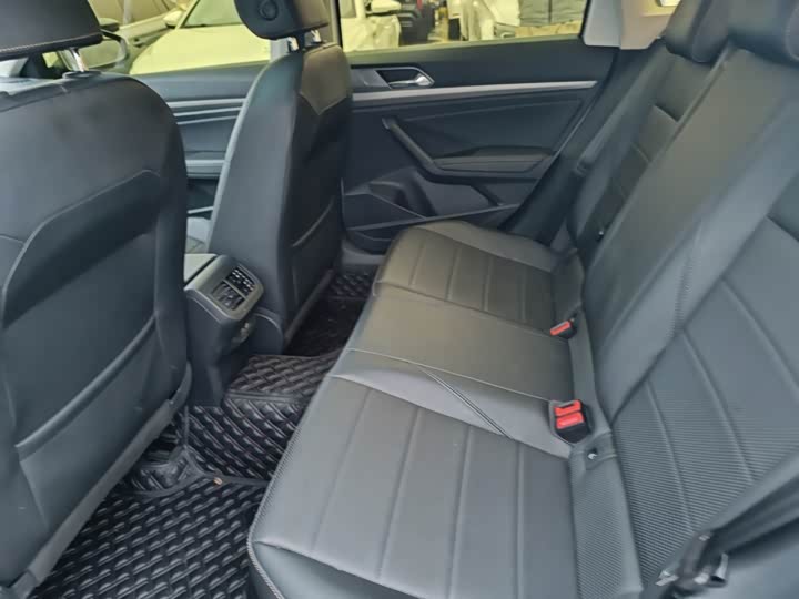 Фото 11 - Volkswagen Lavida