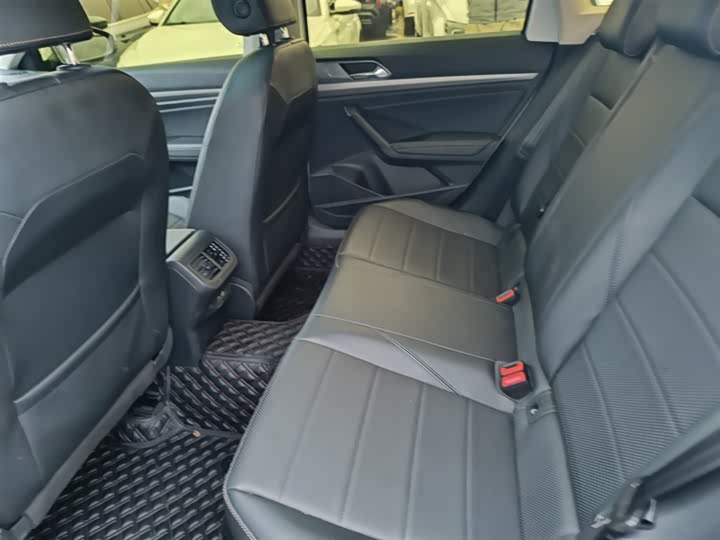 Фото 18 - Volkswagen Lavida