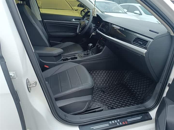 Фото 22 - Volkswagen Lavida