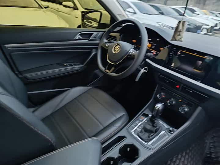 Фото 23 - Volkswagen Lavida