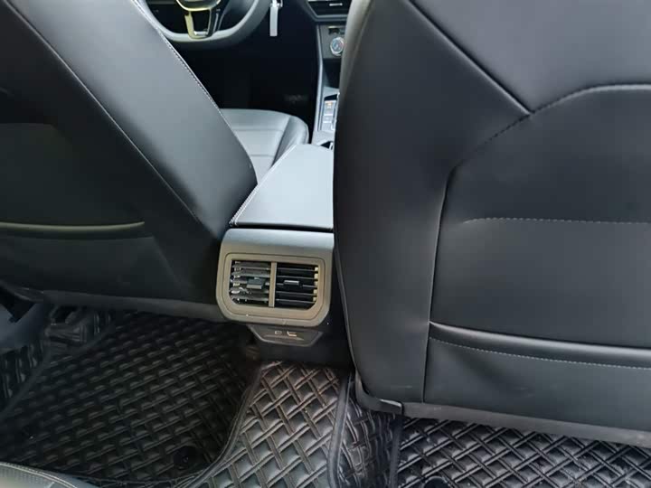 Фото 28 - Volkswagen Lavida