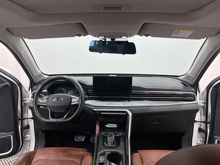 Фото 5 - Geely Vision X6