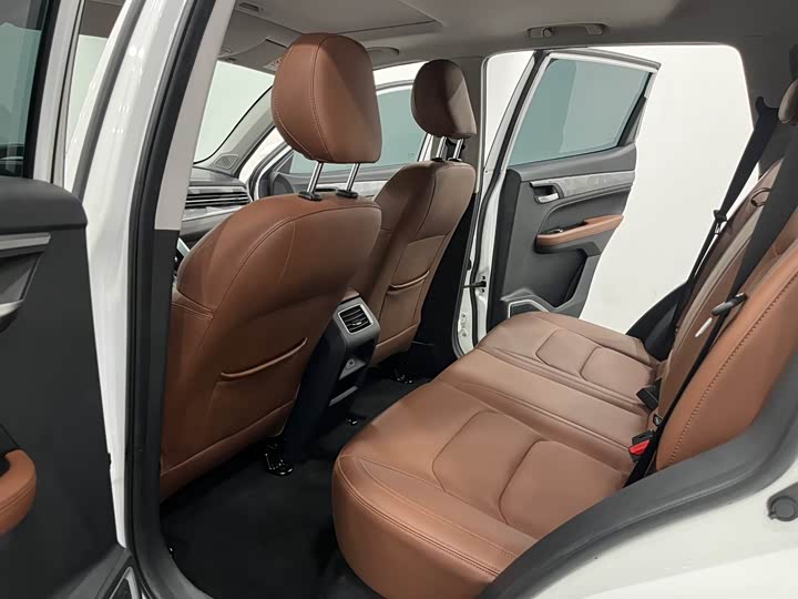 Фото 6 - Geely Vision X6