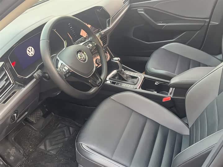 Фото 11 - Volkswagen Sagitar L