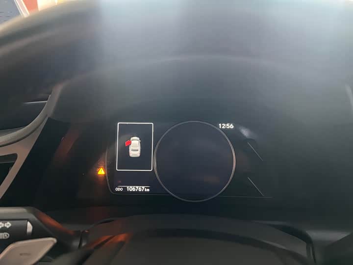 Фото 8 - Lexus ES