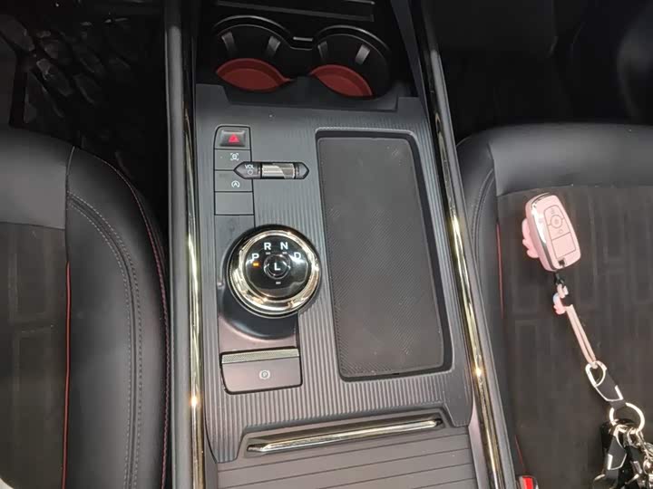 Фото 14 - Ford Mondeo