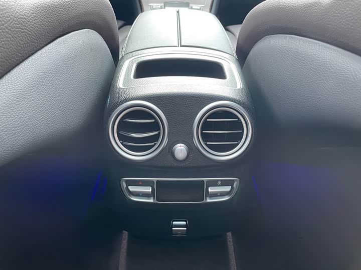 Фото 18 - Mercedes-Benz GLC-Class