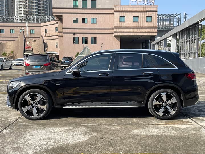 Фото 25 - Mercedes-Benz GLC-Class