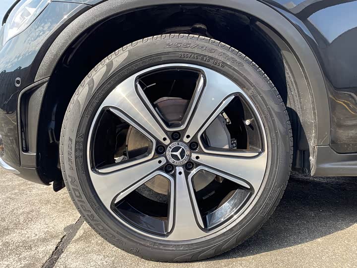 Фото 26 - Mercedes-Benz GLC-Class