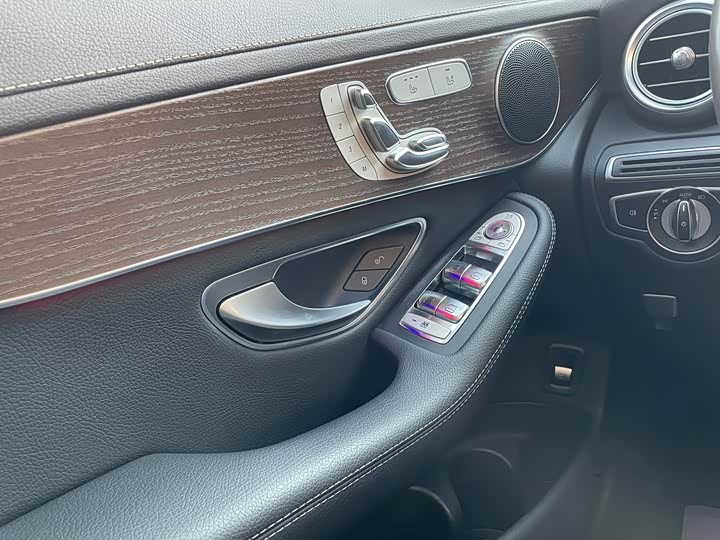 Фото 29 - Mercedes-Benz GLC-Class