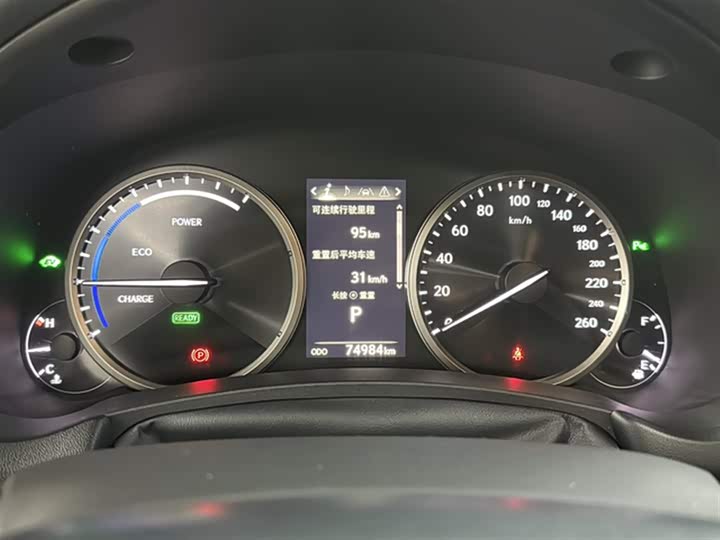 Фото 11 - Lexus NX