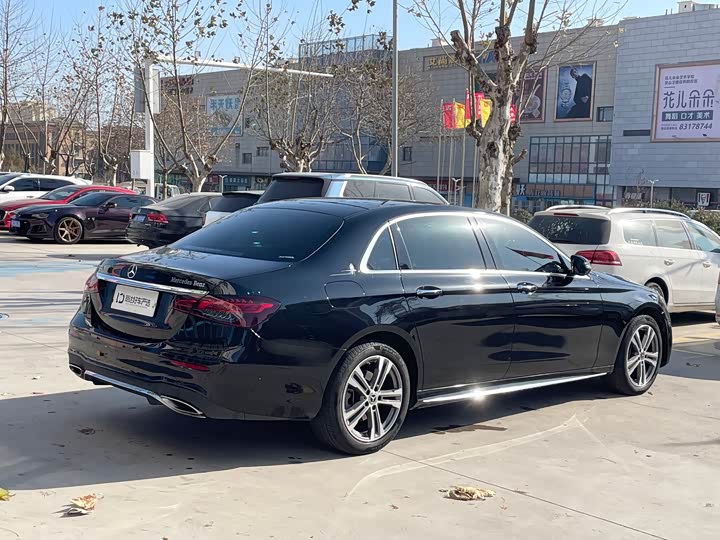 Фото 7 - Mercedes-Benz E-Class