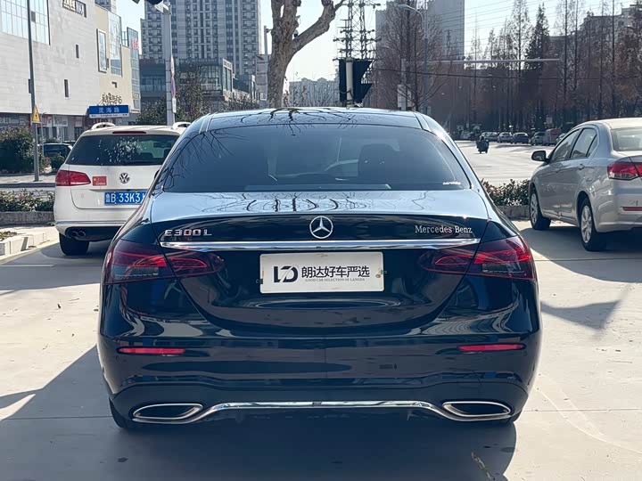 Фото 8 - Mercedes-Benz E-Class