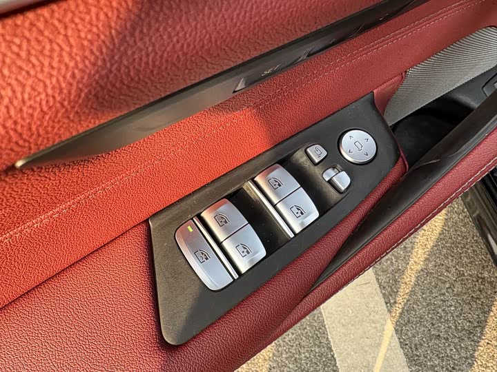 Фото 15 - BMW 5 Series