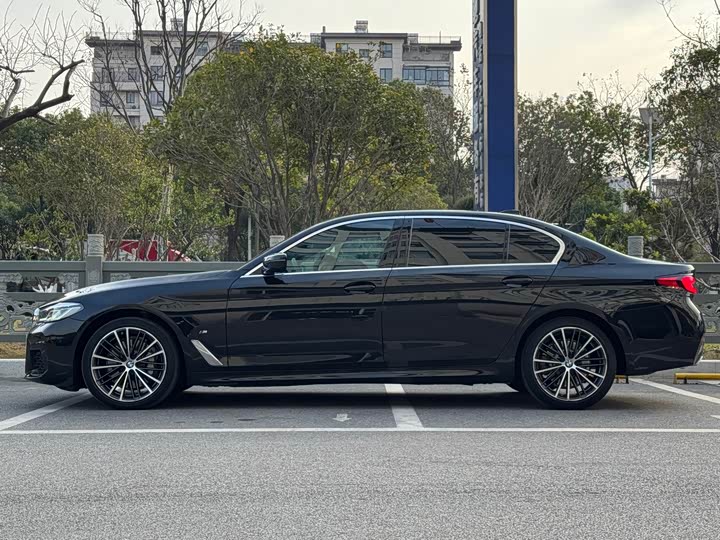 Фото 3 - BMW 5 Series