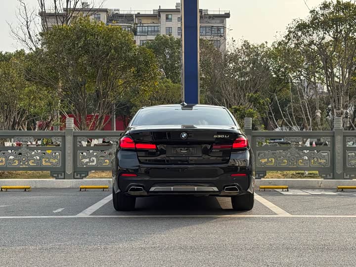 Фото 5 - BMW 5 Series