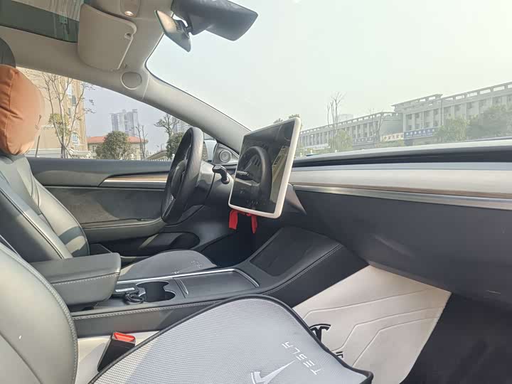 Фото 19 - Tesla Model 3