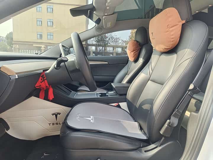 Фото 9 - Tesla Model 3