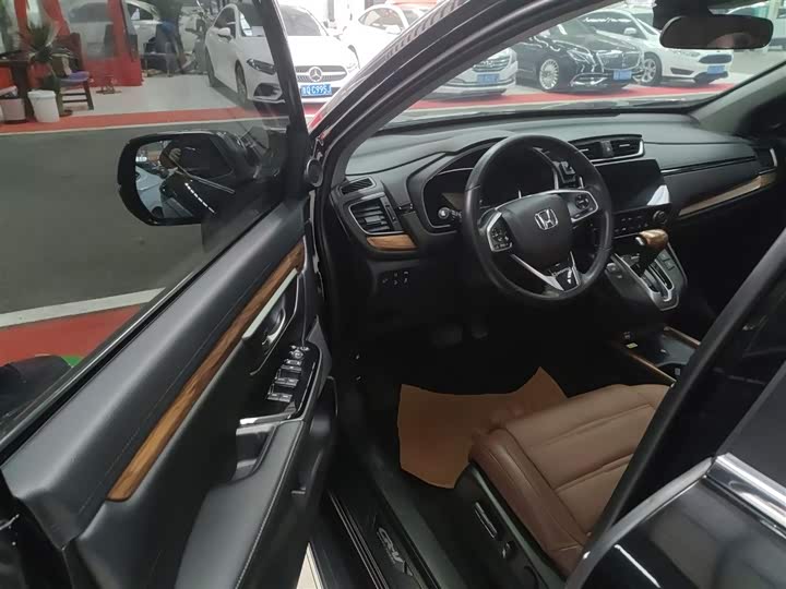 Фото 13 - Honda CR-V