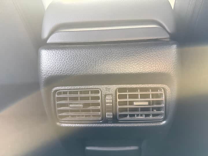 Фото 18 - Nissan Sylphy